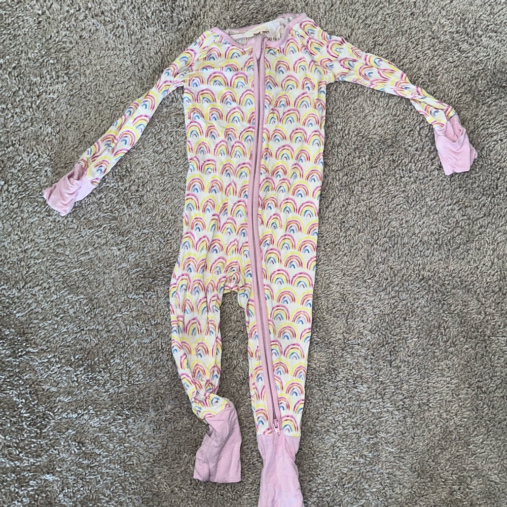Little sleepies 6-12 months convertible double zip pjs.